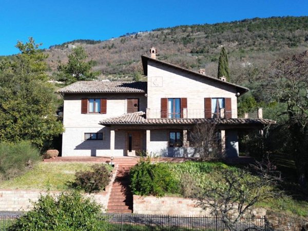 casa indipendente in vendita a Gubbio