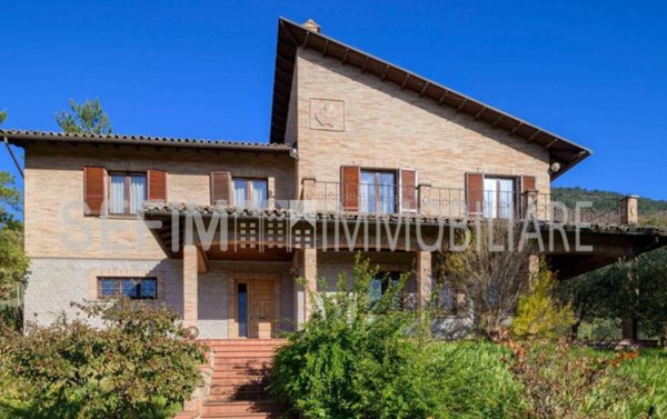 casa indipendente in vendita a Gubbio