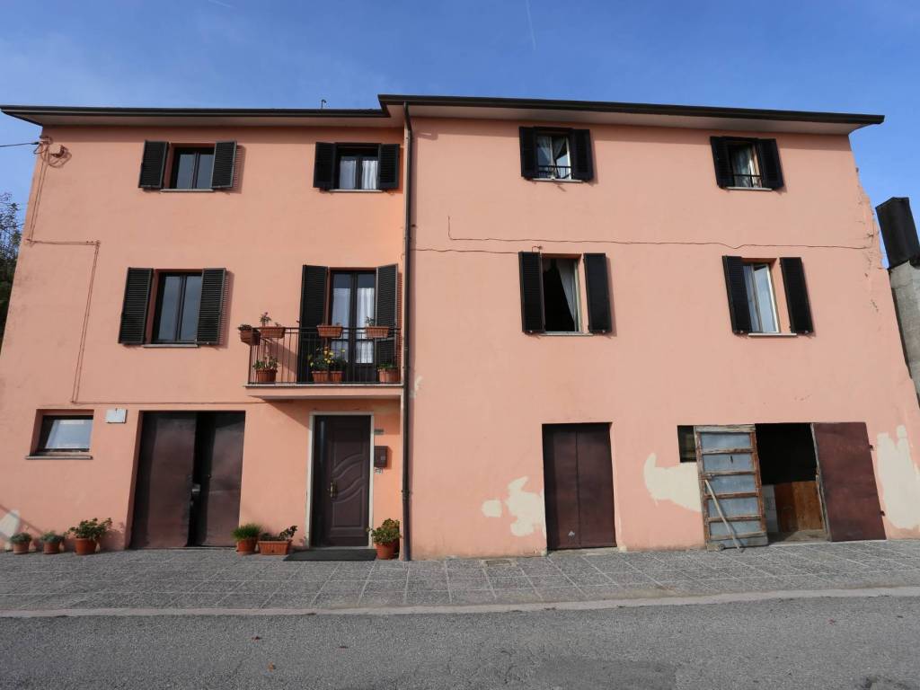 casa indipendente in vendita a Gubbio