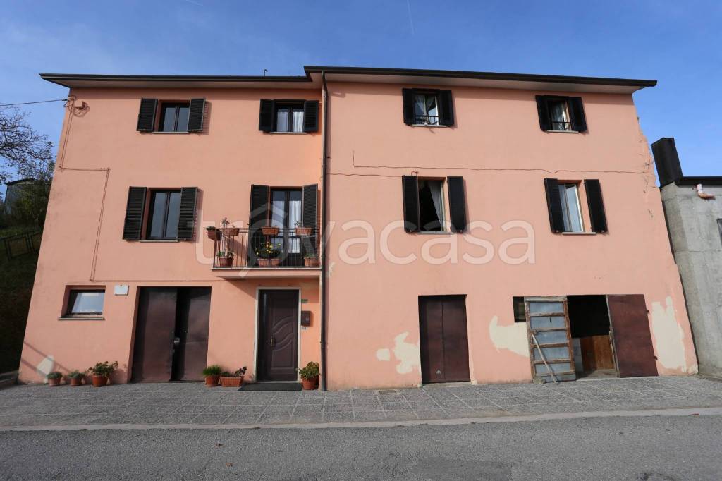 casa indipendente in vendita a Gubbio