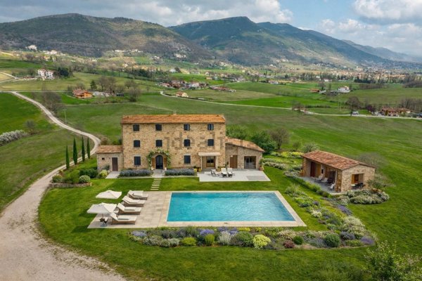 casa indipendente in vendita a Gubbio in zona Mocaiana