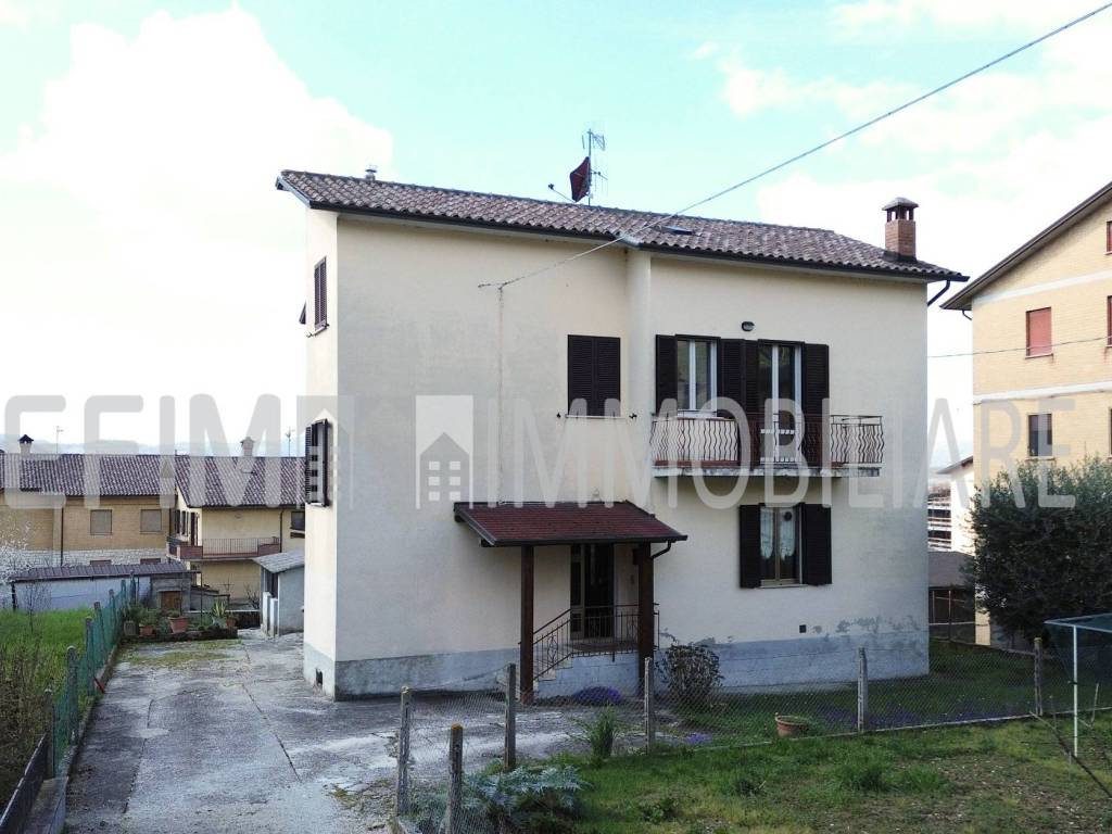 casa indipendente in vendita a Gubbio in zona Padule