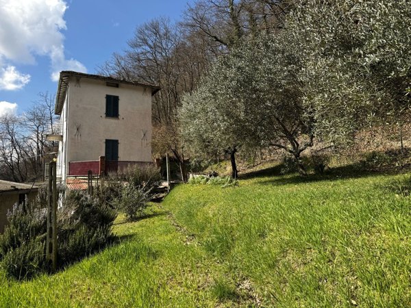 casa indipendente in vendita a Gubbio