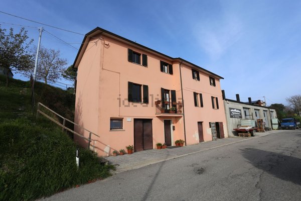casa indipendente in vendita a Gubbio