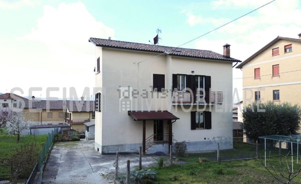 casa indipendente in vendita a Gubbio