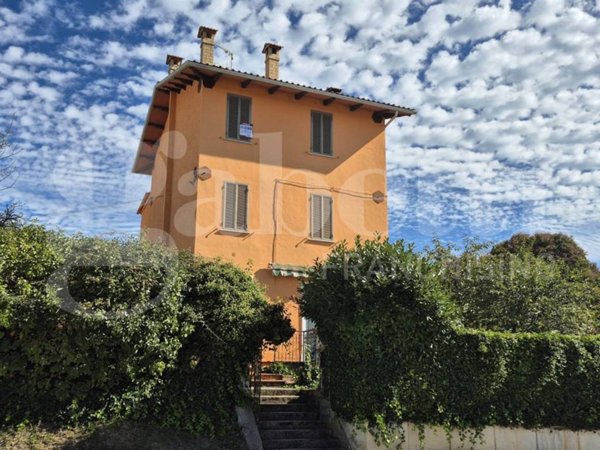casa indipendente in vendita a Gubbio in zona Branca