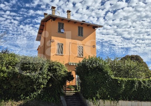 casa indipendente in vendita a Gubbio in zona Branca