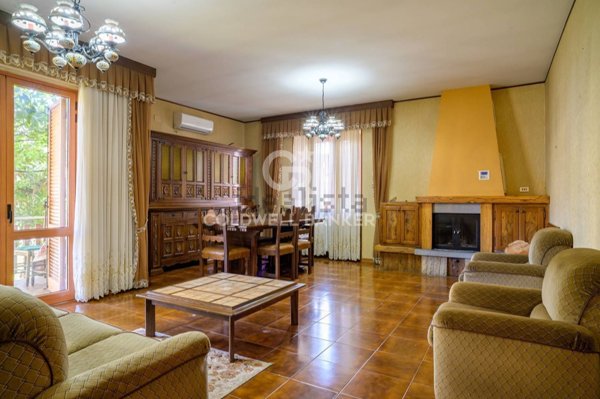 casa indipendente in vendita a Gubbio in zona Padule
