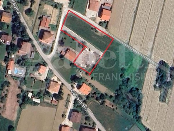 terreno edificabile in vendita a Gubbio