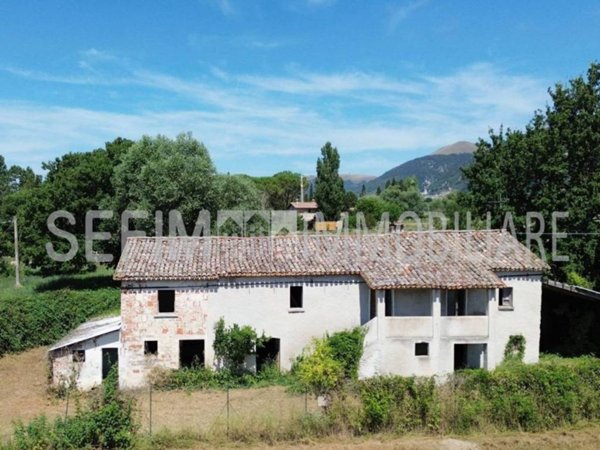 casa indipendente in vendita a Gubbio