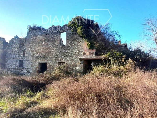 casale in vendita a Gubbio in zona Colpalombo