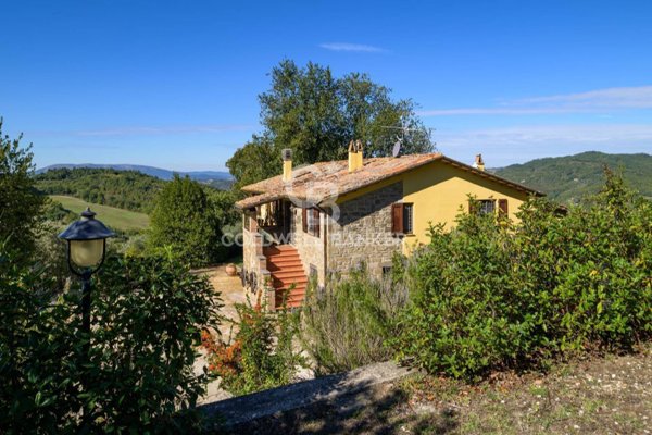 pentavano in vendita a Gubbio in zona Belvedere