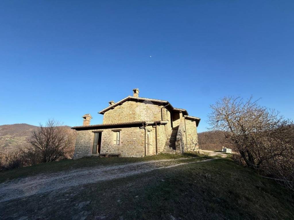 casa indipendente in vendita a Gubbio in zona Burano