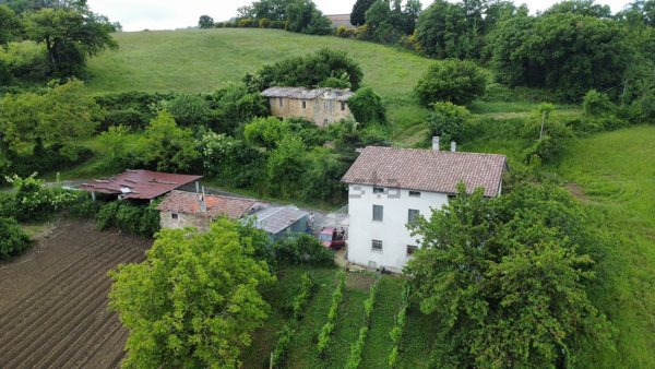casa indipendente in vendita a Gubbio in zona Carbonesca
