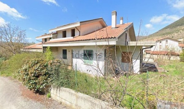 casa indipendente in vendita a Gubbio in zona Semonte