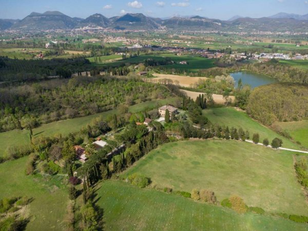 casa indipendente in vendita a Gubbio