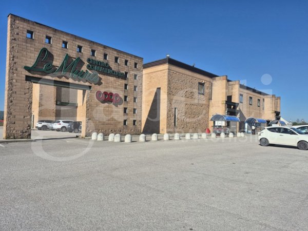 negozio in vendita a Gubbio