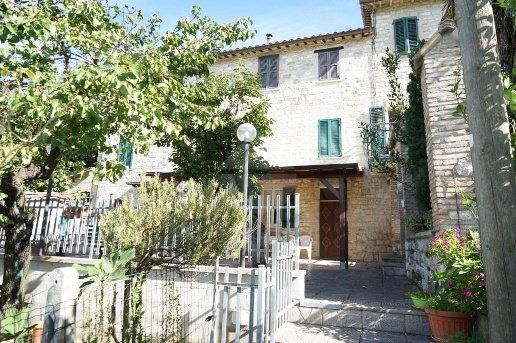appartamento in vendita a Gubbio in zona Semonte