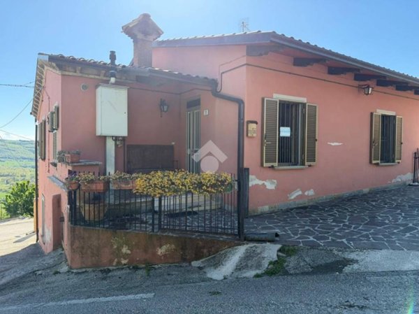 casa indipendente in vendita a Gubbio