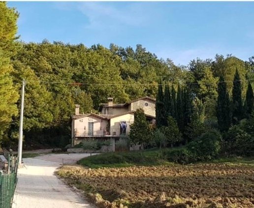 casa indipendente in vendita a Gubbio