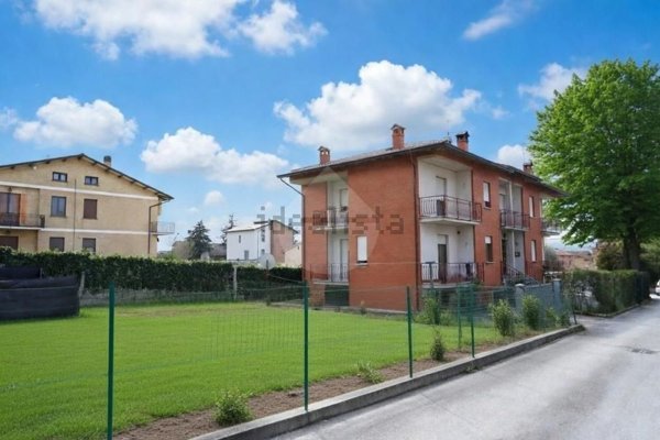 casa indipendente in vendita a Gubbio in zona Padule