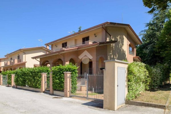 casa indipendente in vendita a Gubbio
