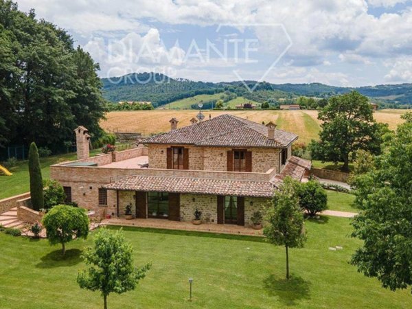 casa indipendente in vendita a Gubbio