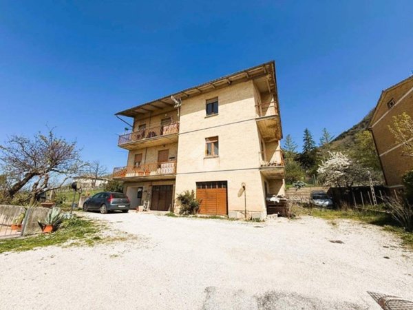 appartamento in vendita a Gubbio in zona Semonte