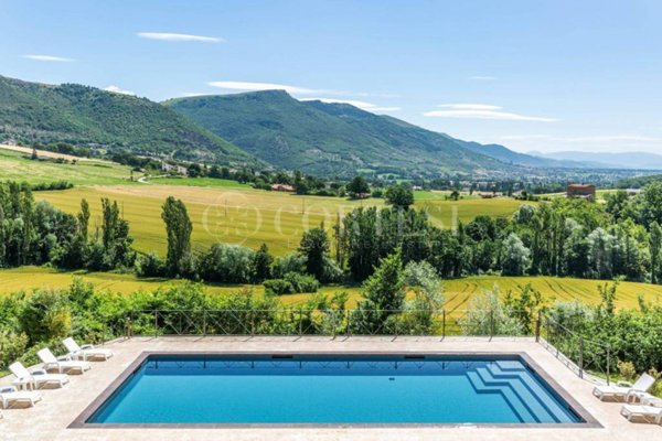 appartamento in vendita a Gubbio in zona Loreto
