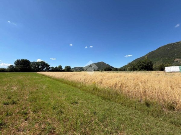 terreno edificabile in vendita a Gubbio in zona Mocaiana
