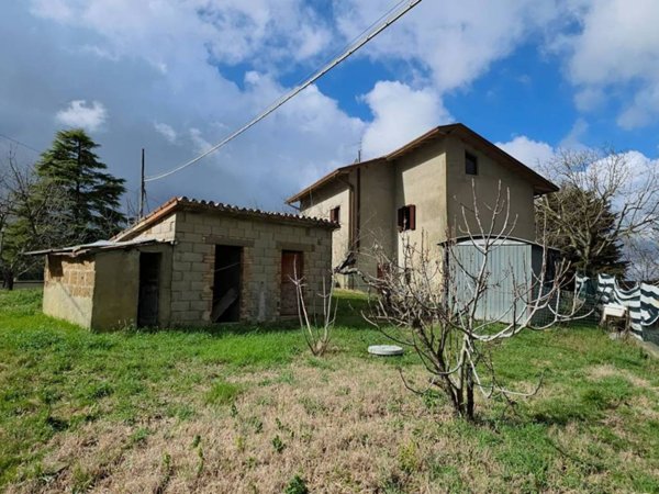 casa indipendente in vendita a Gubbio in zona Belvedere