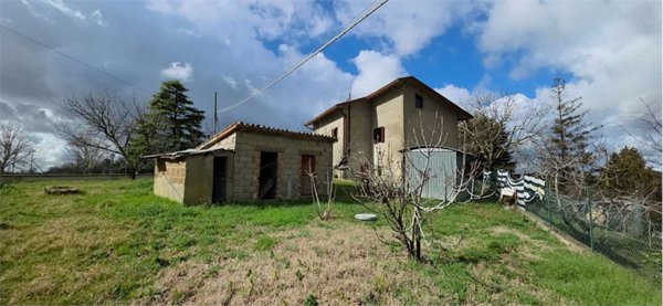 casa indipendente in vendita a Gubbio in zona Belvedere