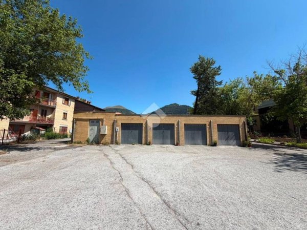 locale di sgombero in vendita a Gubbio