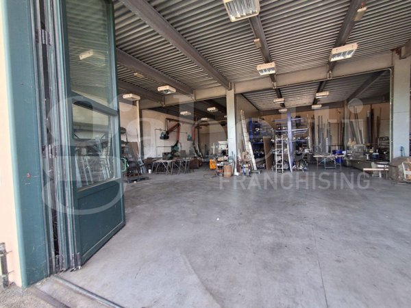 locale di sgombero in vendita a Gubbio in zona Cipolleto
