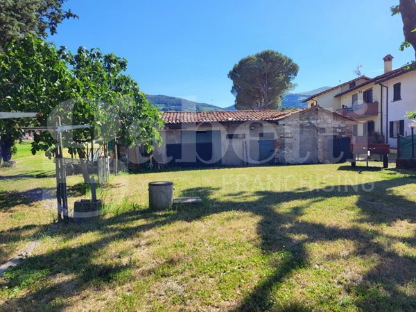 casa indipendente in vendita a Gubbio in zona San Martino in Colle