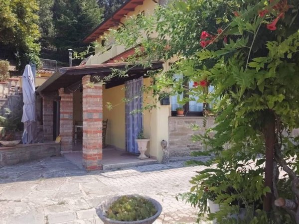 casa indipendente in vendita a Gubbio