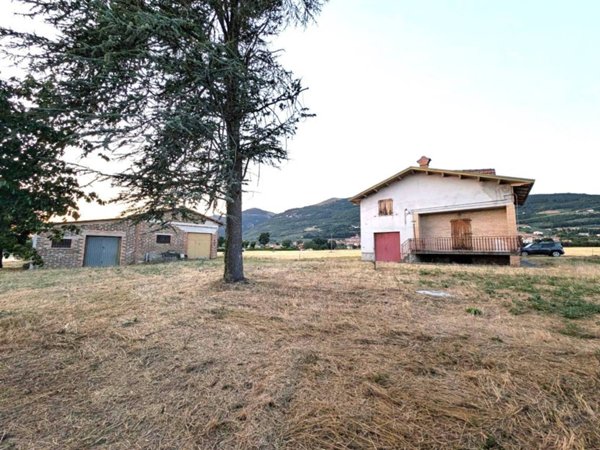 casa indipendente in vendita a Gubbio
