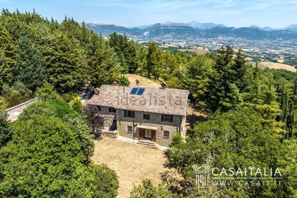 casa indipendente in vendita a Gubbio in zona San Martino in Colle