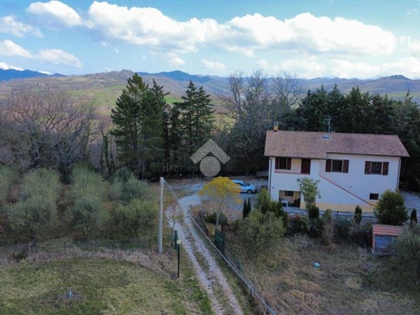 casa indipendente in vendita a Gubbio in zona Nogna
