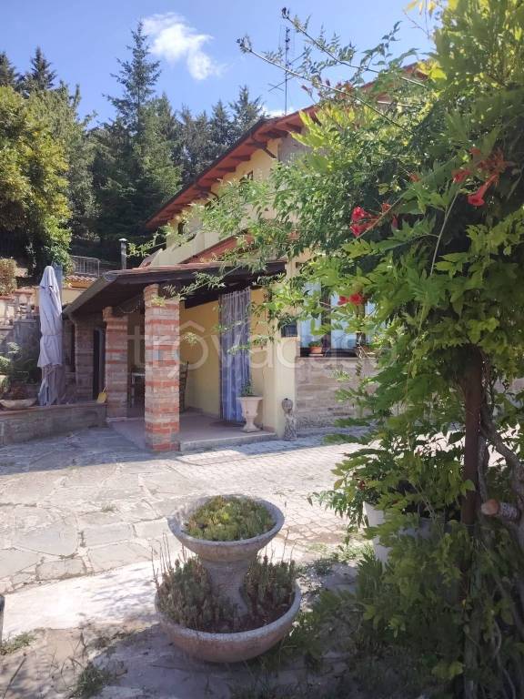 casa indipendente in vendita a Gubbio