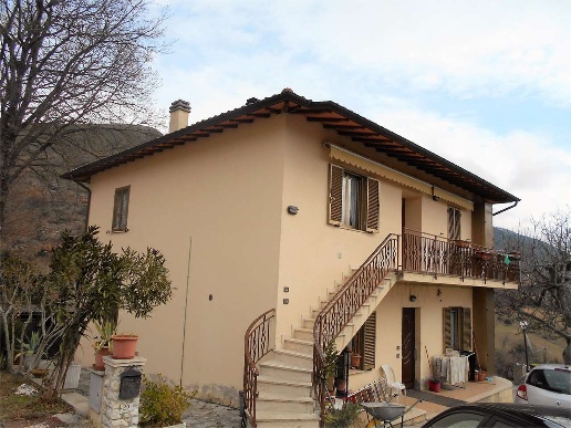 appartamento in vendita a Gubbio in zona Loreto