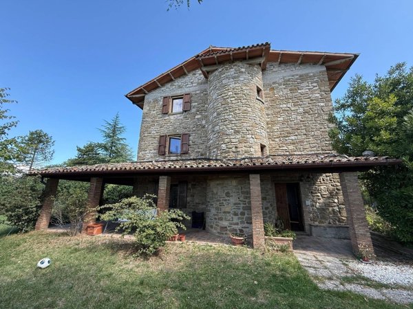 casale in vendita a Gubbio in zona Santa Cristina