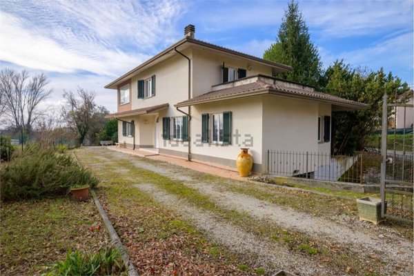 casa indipendente in vendita a Gubbio in zona Padule