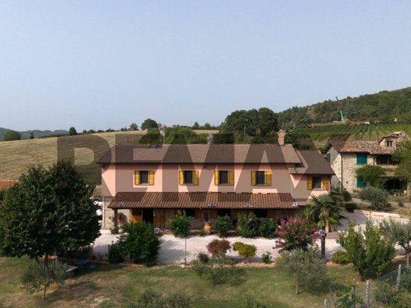 casa indipendente in vendita a Gubbio