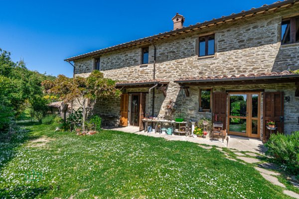 casa indipendente in vendita a Gubbio