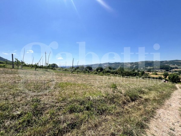terreno in vendita a Gubbio in zona Loreto