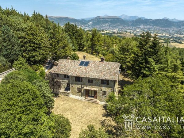 casa indipendente in vendita a Gubbio in zona San Martino in Colle
