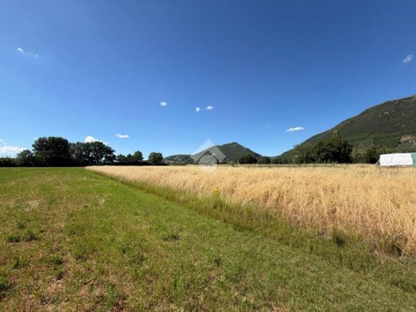terreno in vendita a Gubbio in zona Mocaiana