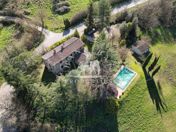 casa indipendente in vendita a Lisciano Niccone