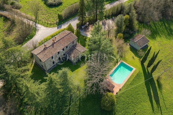 casa indipendente in vendita a Lisciano Niccone